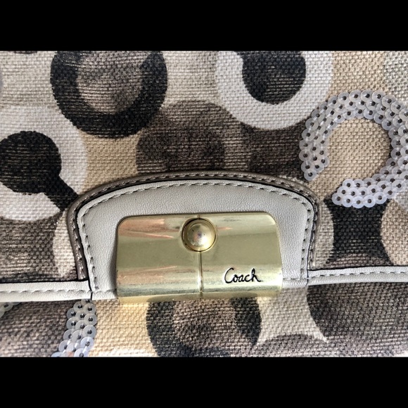 Coach - Picture 1 of 6